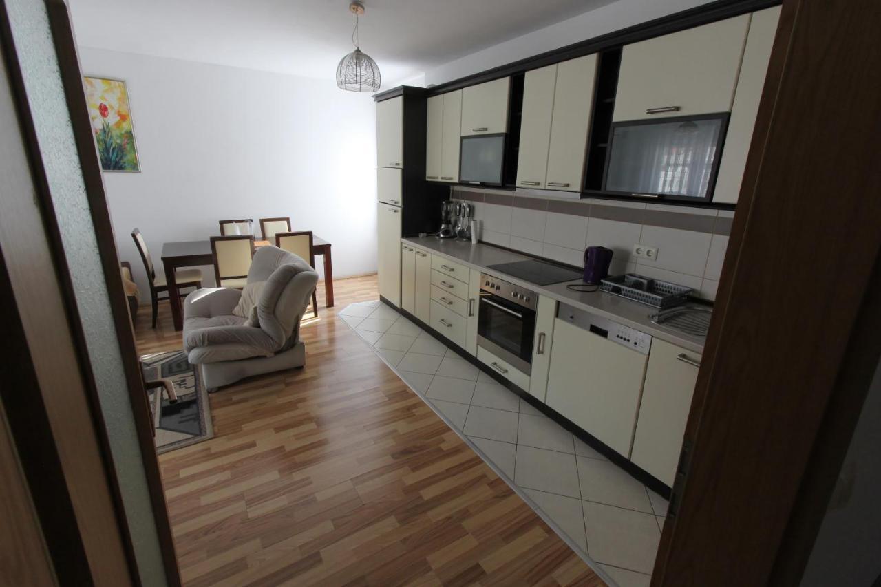 Kasumi Apartment พริสตีนา ภายนอก รูปภาพ