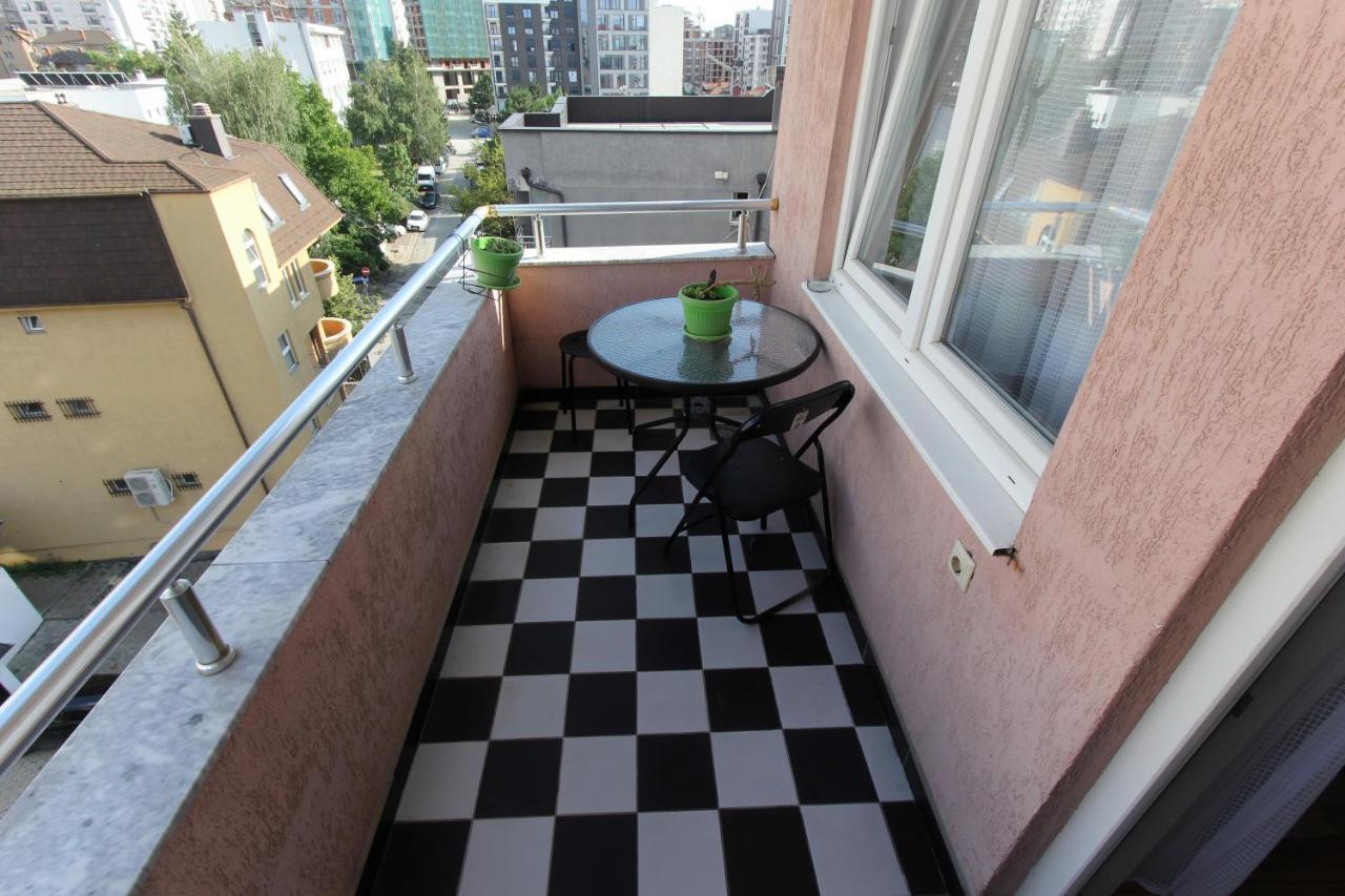 Kasumi Apartment พริสตีนา ภายนอก รูปภาพ