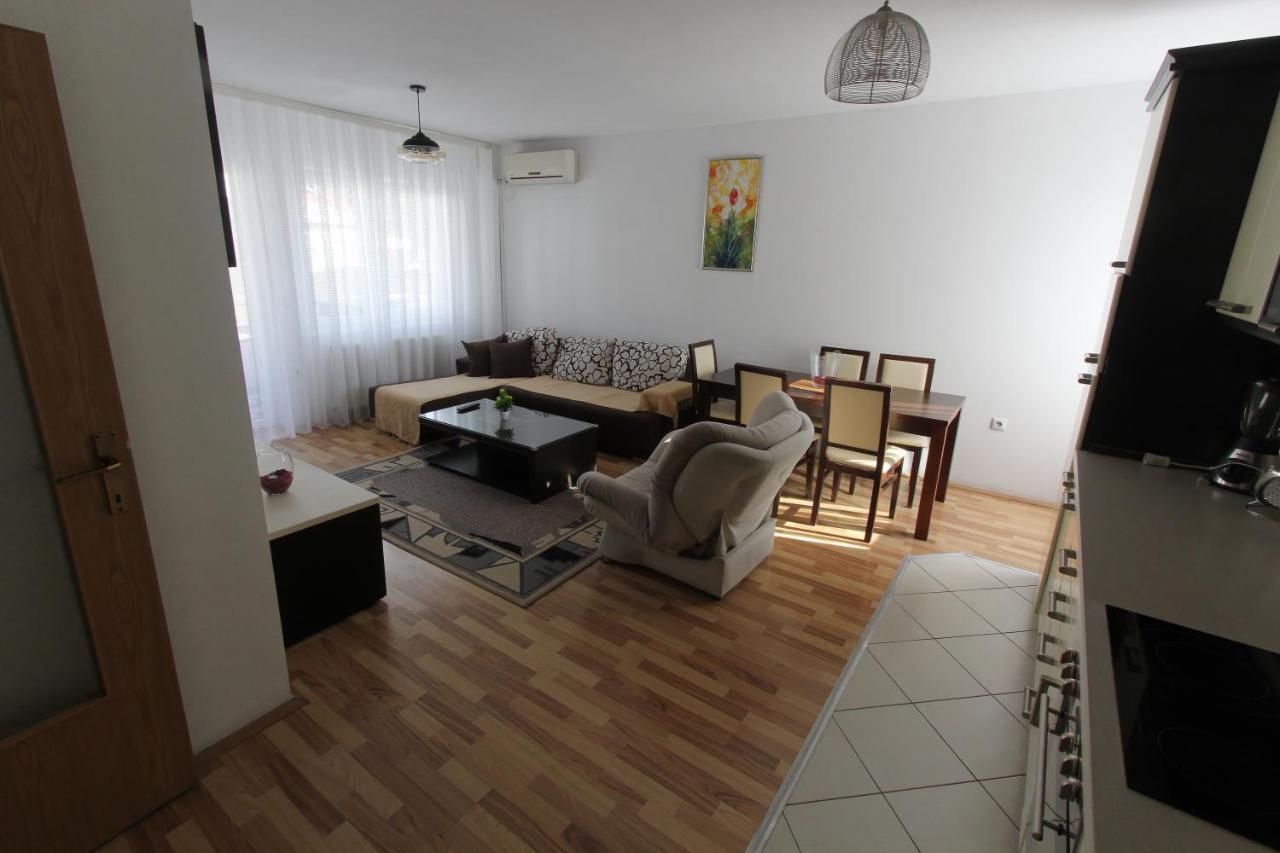Kasumi Apartment พริสตีนา ภายนอก รูปภาพ