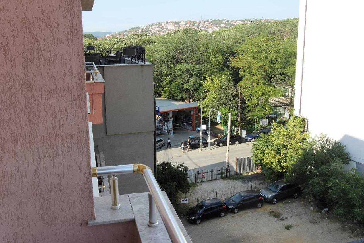 Kasumi Apartment พริสตีนา ภายนอก รูปภาพ