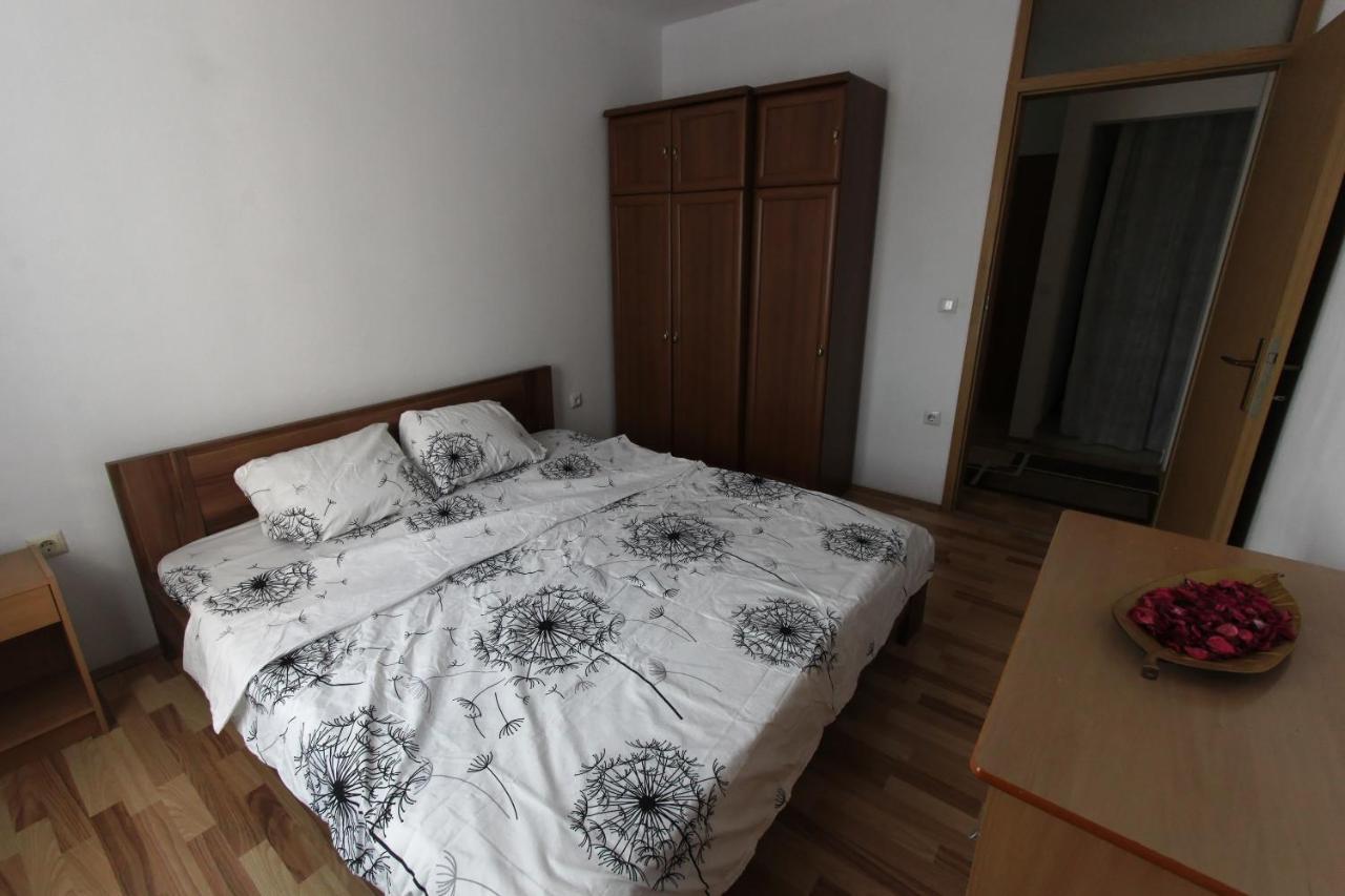 Kasumi Apartment พริสตีนา ภายนอก รูปภาพ